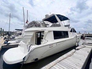 2001 Sandpiper Flybridge Motoryacht