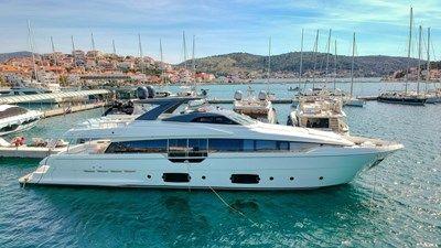 Ferretti Yachts 960