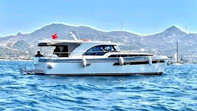 12 M Custom Made Motor Yacht