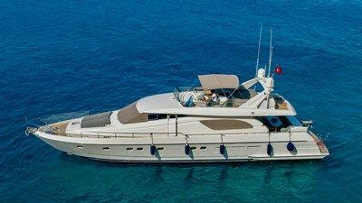 FERRETTI 72