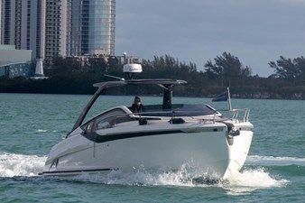 FLine 33 Outboard