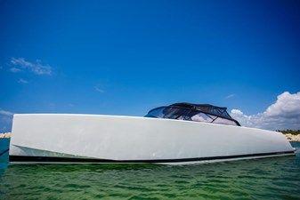 40 ft 2014 VanDutch 40, Road Harbor