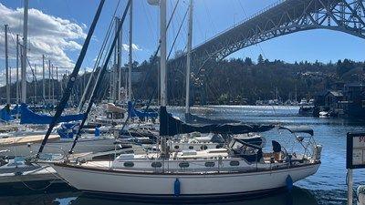 1996 Robinhood Cape Dory 36 Cutter