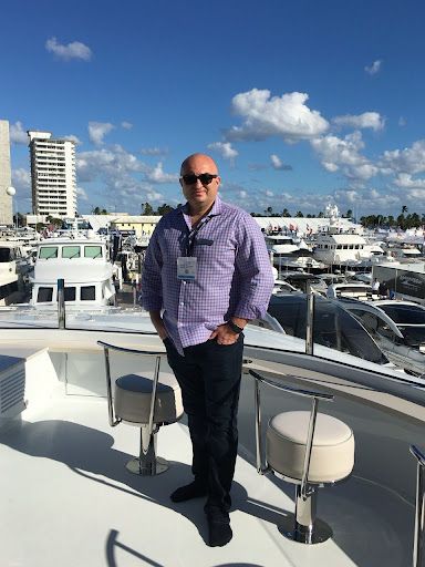 Купить яхту на выставке FLIBS