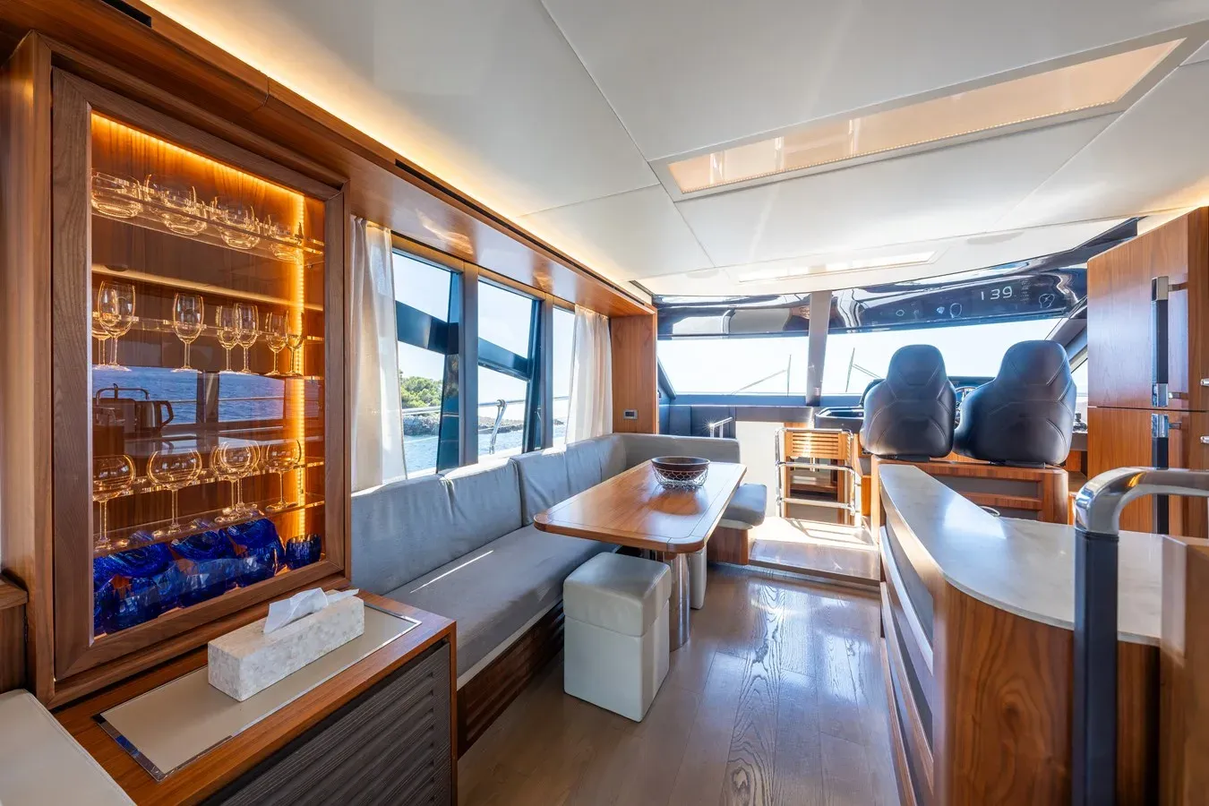 Buy a yacht PIRVELI 64 Fly