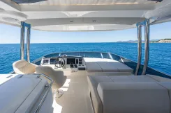 Buy a yacht PIRVELI