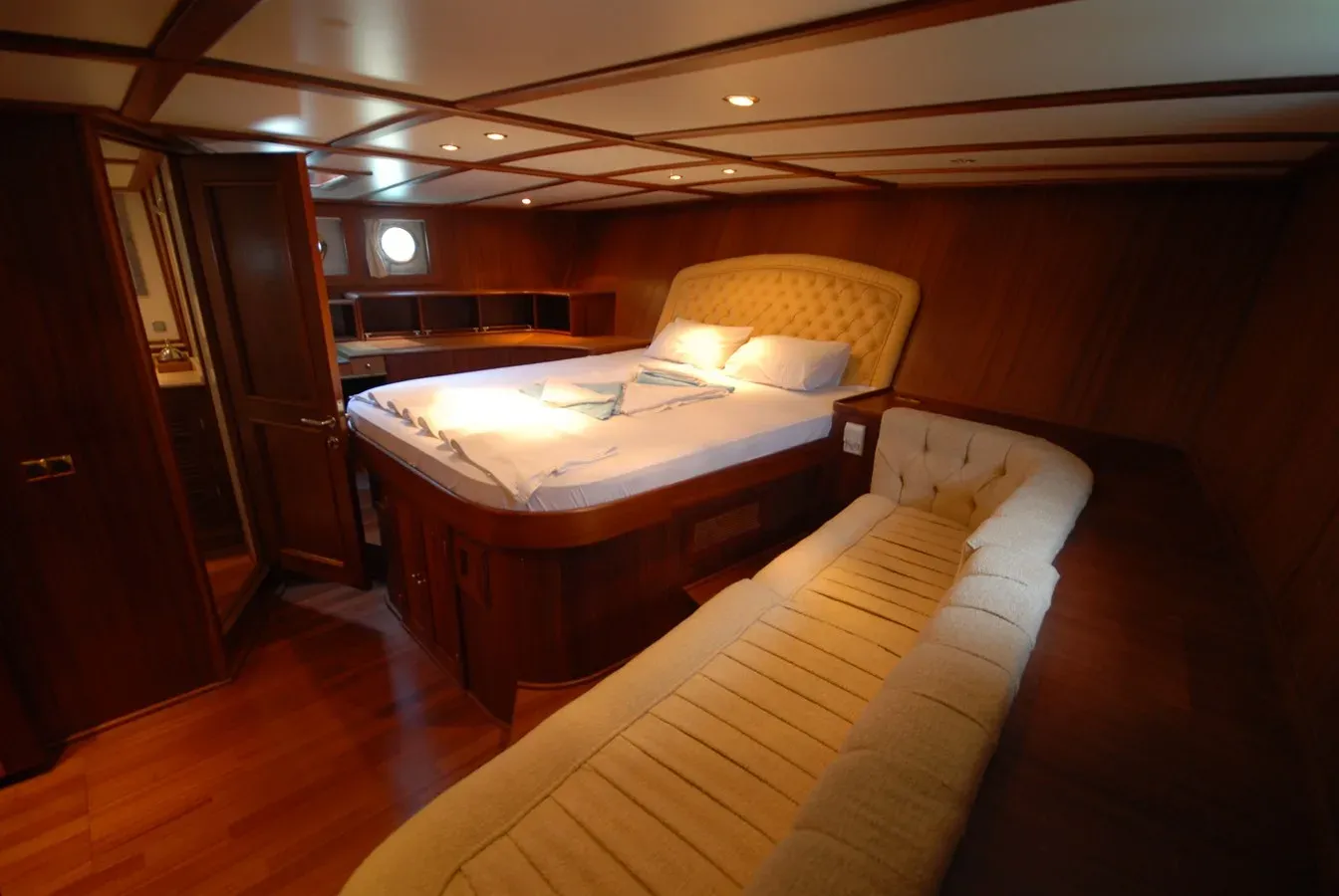 best yacht sales deals ARINNA 73