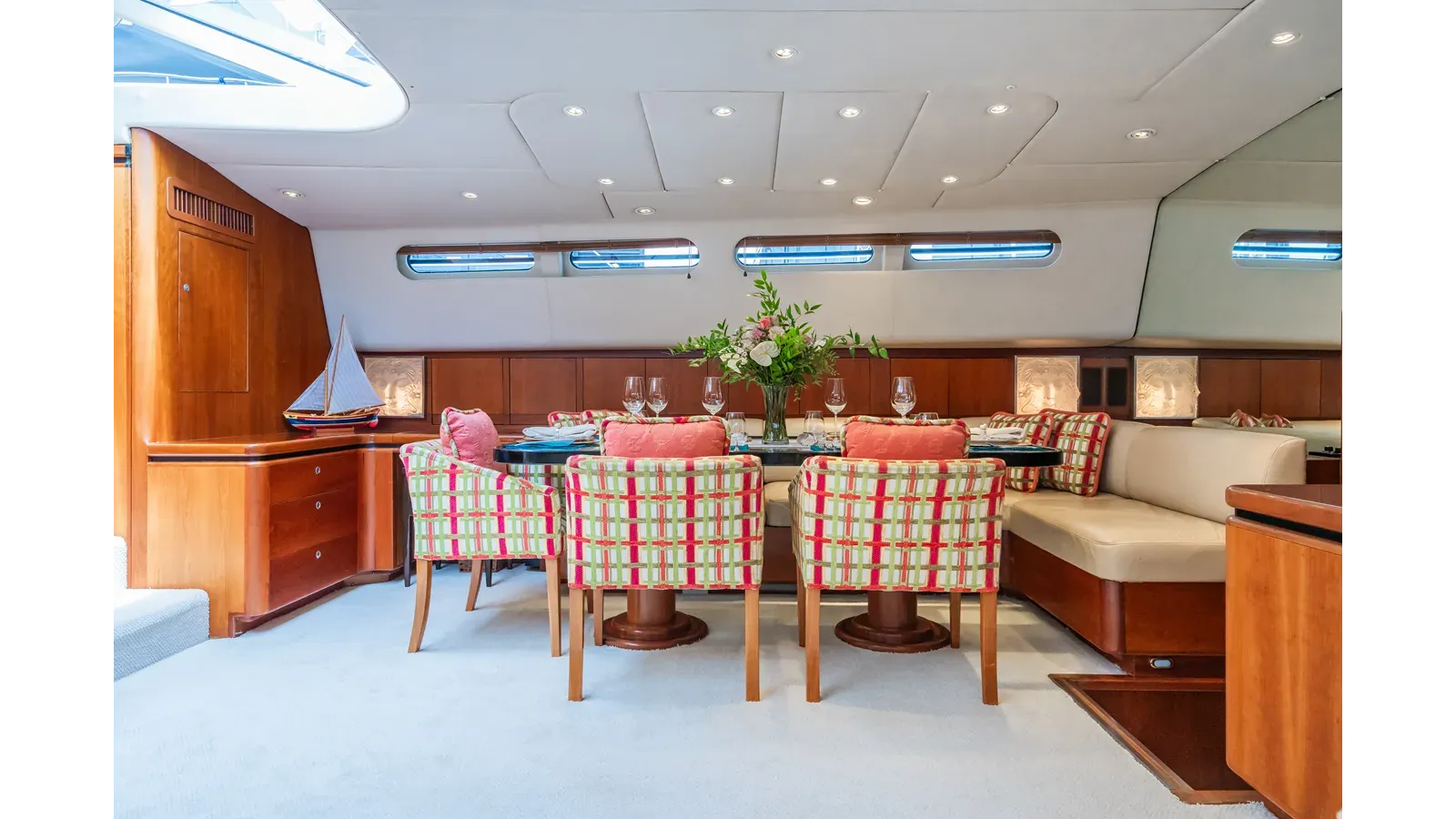 Купить яхту SEAQUELL в Shestakov Yacht Sales