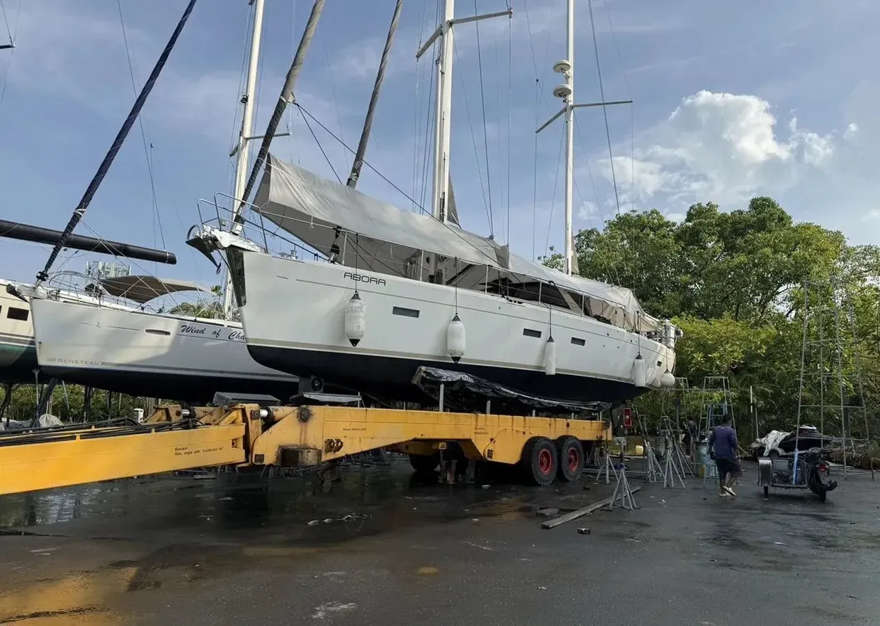 Buy a yacht ABORA Amel 55