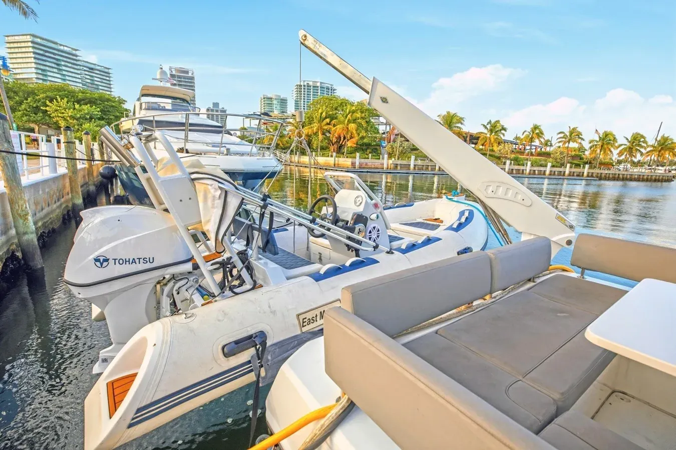 Купить яхту LITTLE LEBOWSKI - Aquila Power Catamarans в Shestakov Yacht Sales