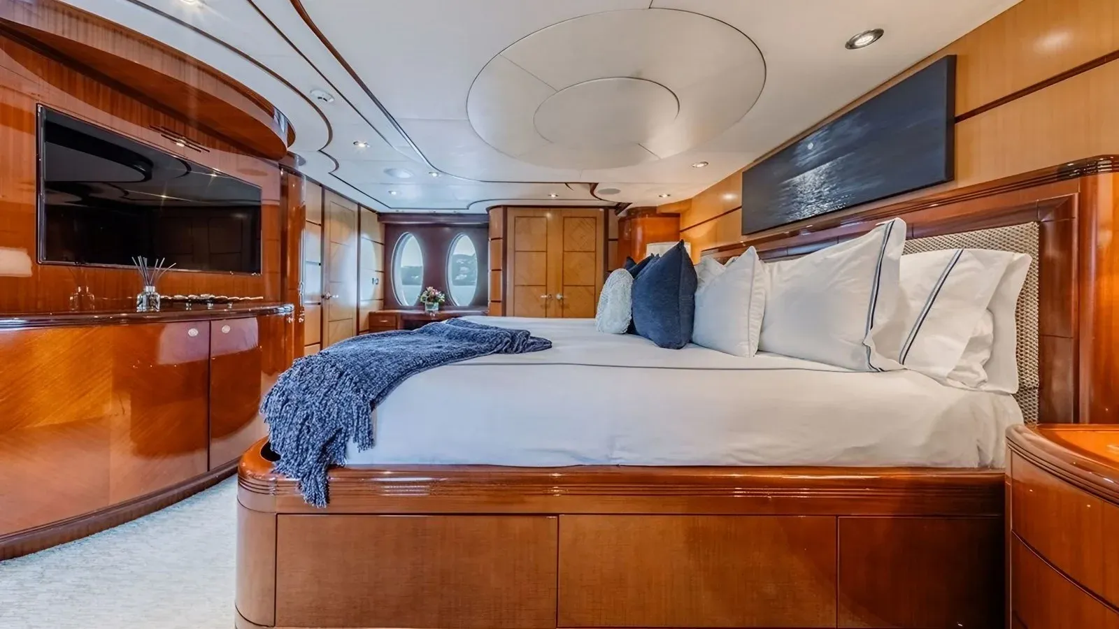 Buy a yacht JUST ENOUGH