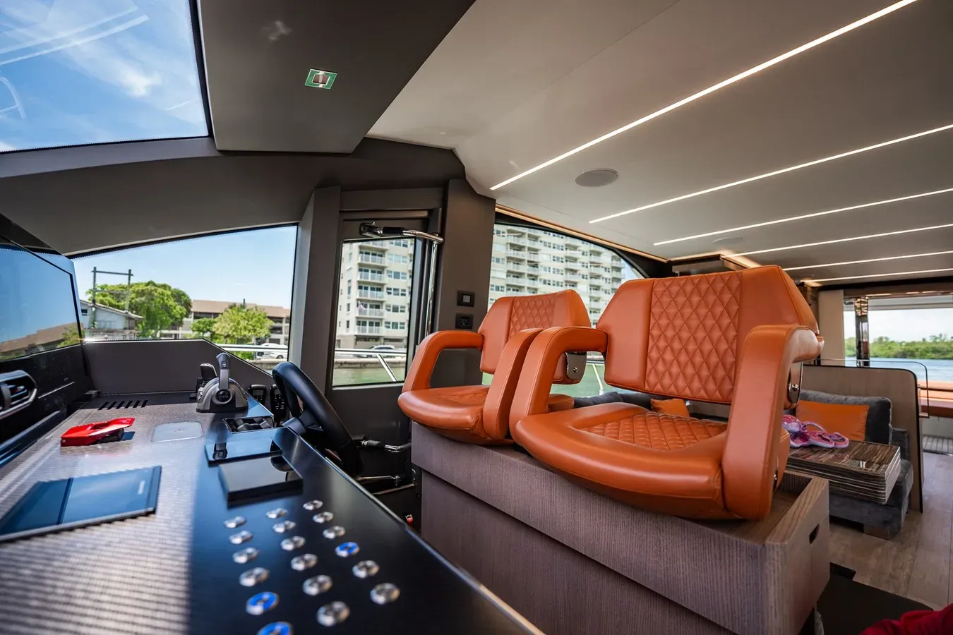 Купить яхту ELENA 66 Flybridge в Shestakov Yacht Sales