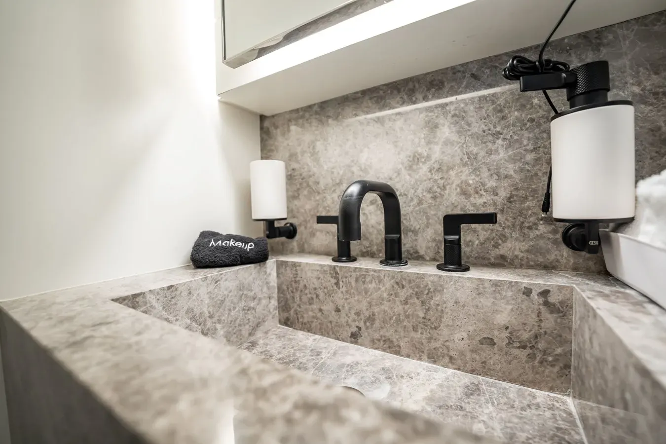 the best price on HOTEL COLLECTION