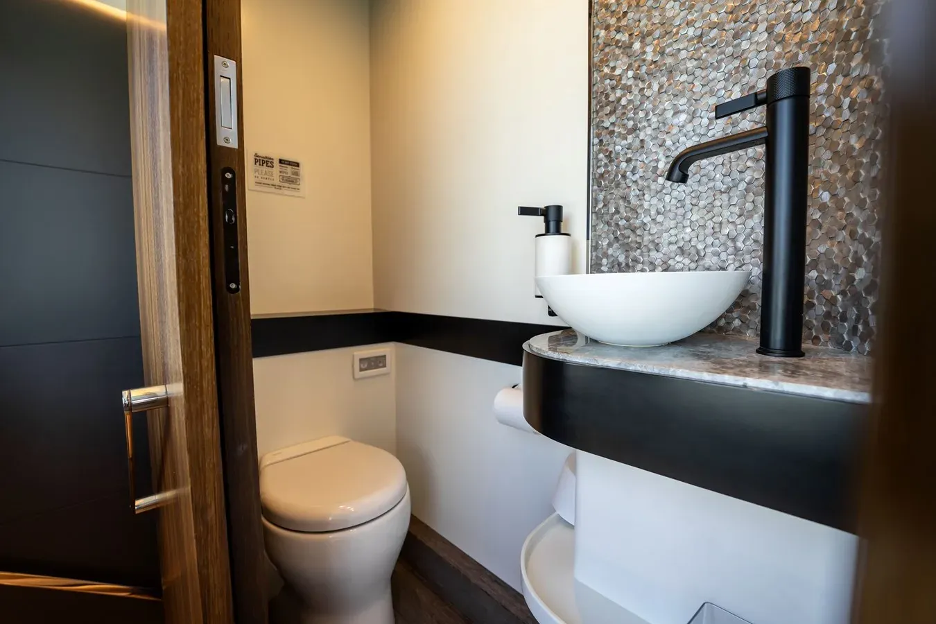 HOTEL COLLECTION 2023