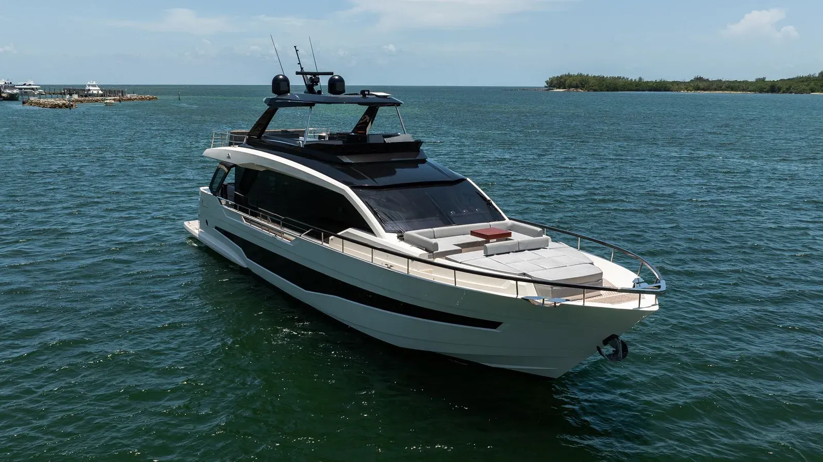 Buy a yacht HOTEL COLLECTION 82