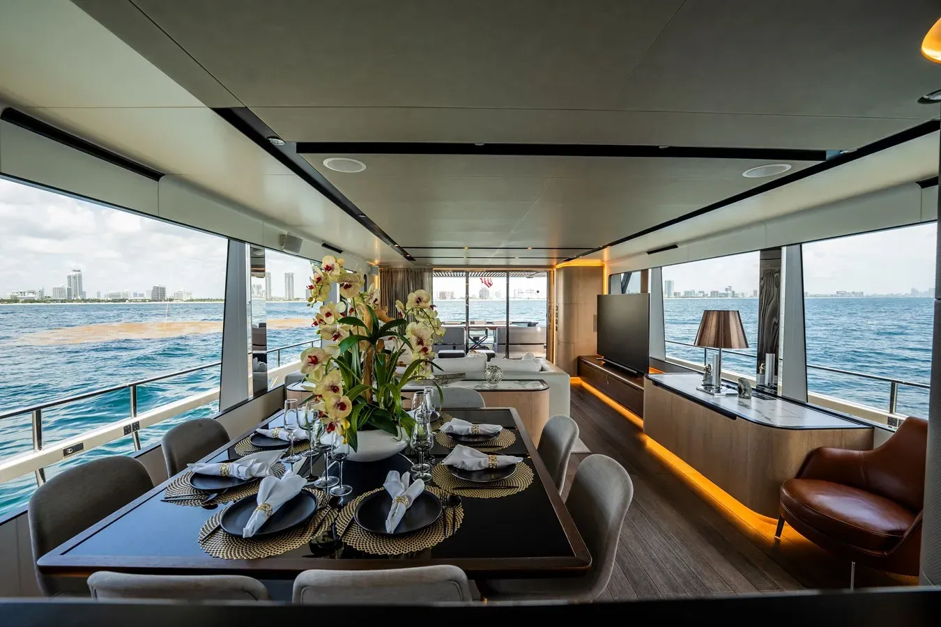 Buy a yacht HOTEL COLLECTION