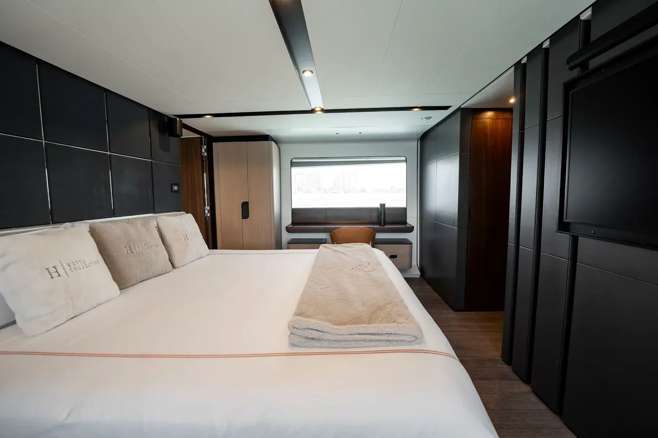 HOTEL COLLECTION 2023