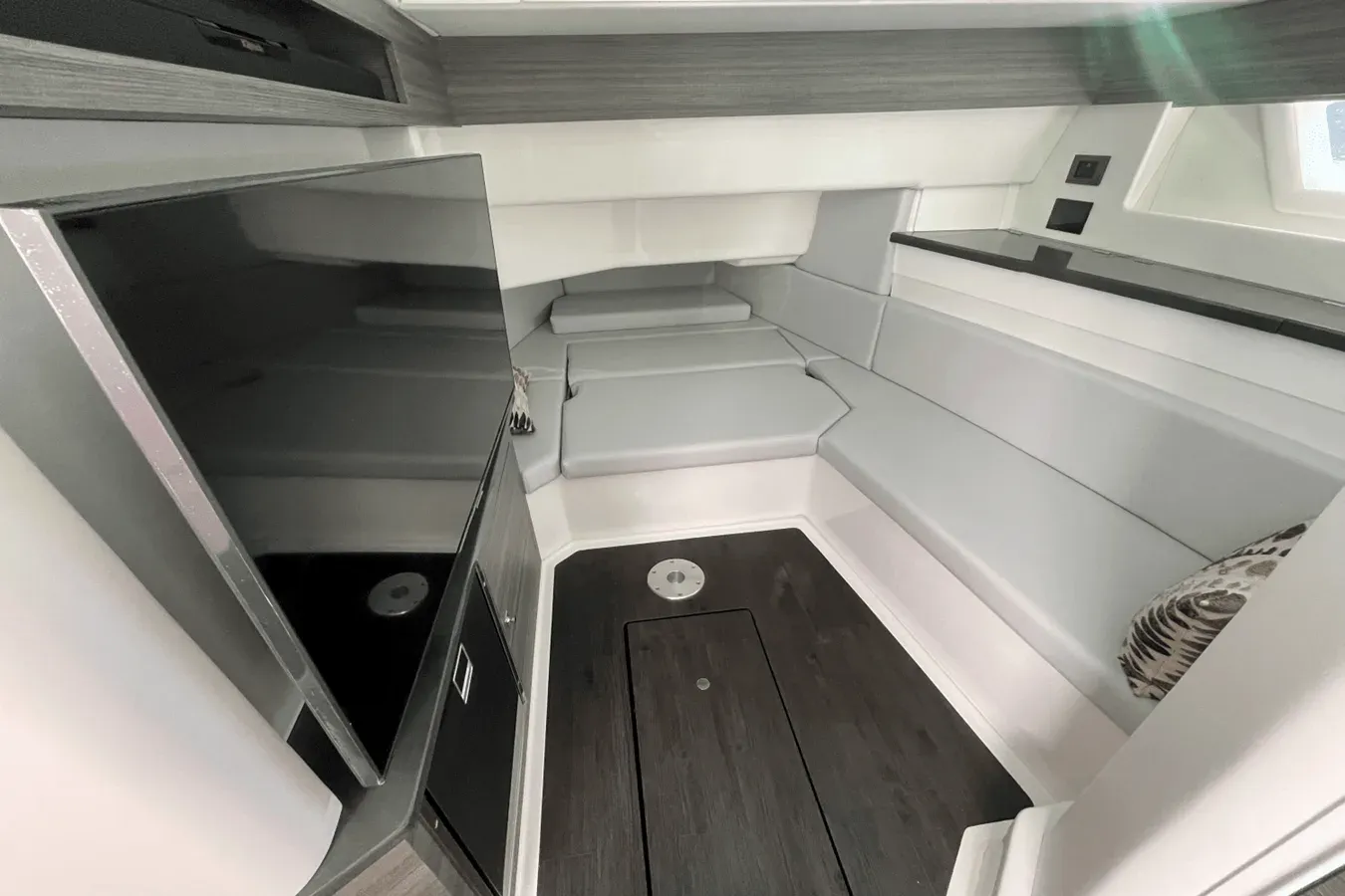 Buy a yacht Aviara AV40 Outboard - AVIARA