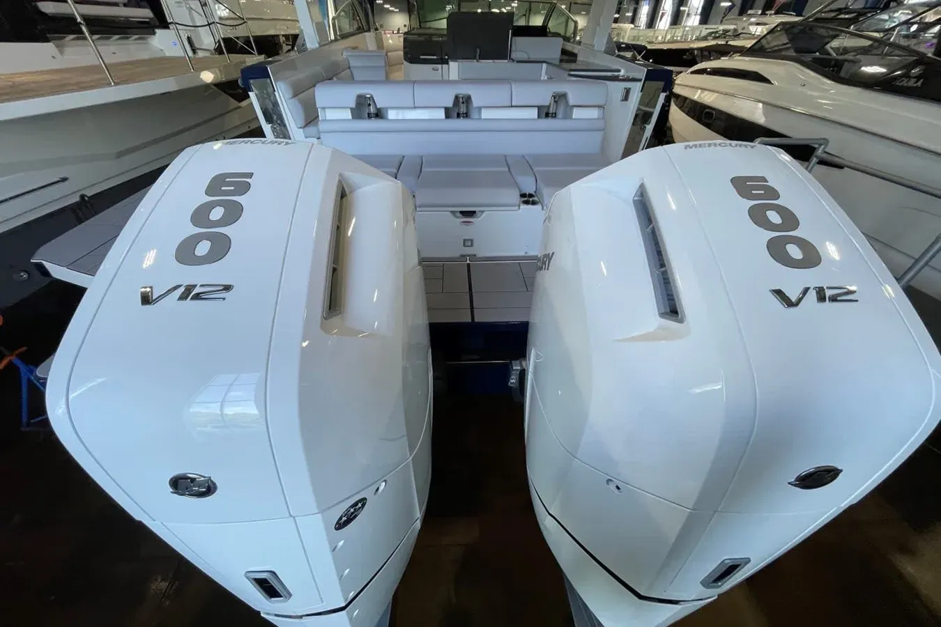 Aviara AV40 Outboard 40
