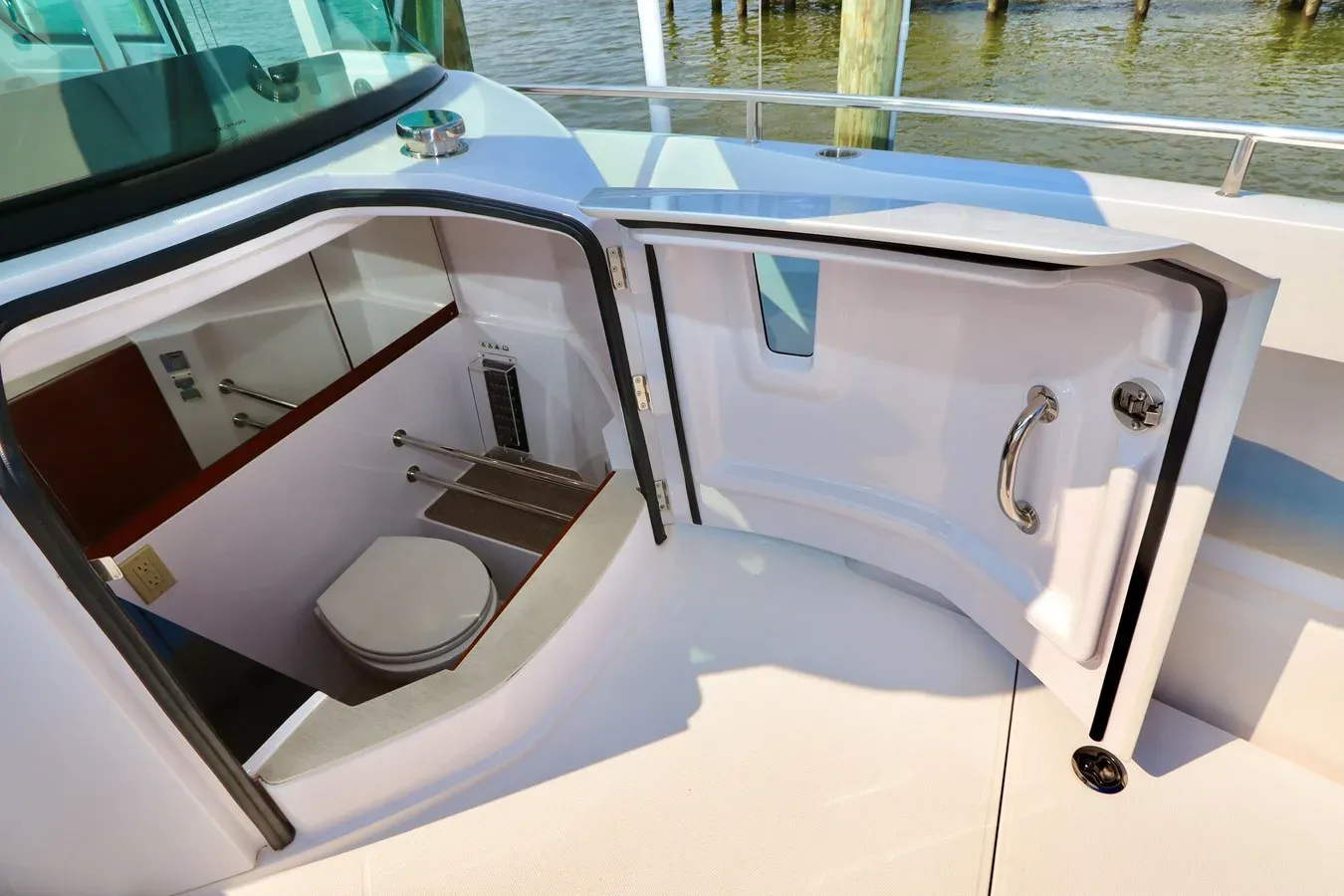 Buy a yacht LULUBELLE 28 Cabin