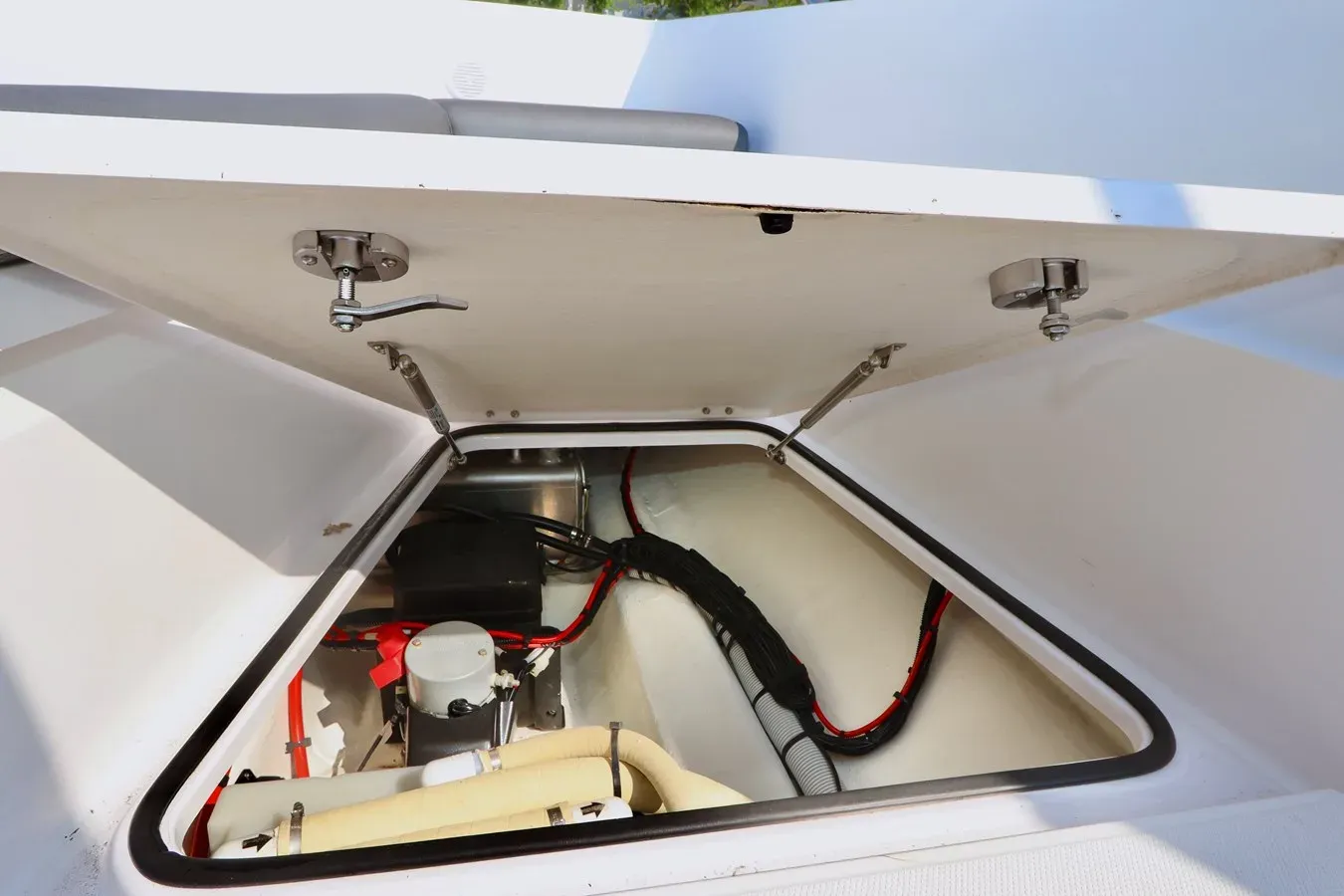LULUBELLE 28 yacht sale