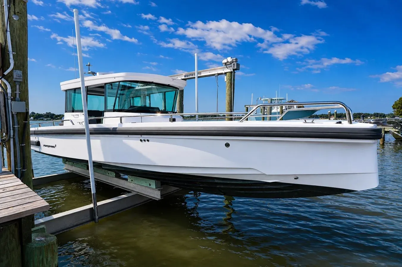 Buy a LULUBELLE - Axopar at Shestakov Yacht Sales