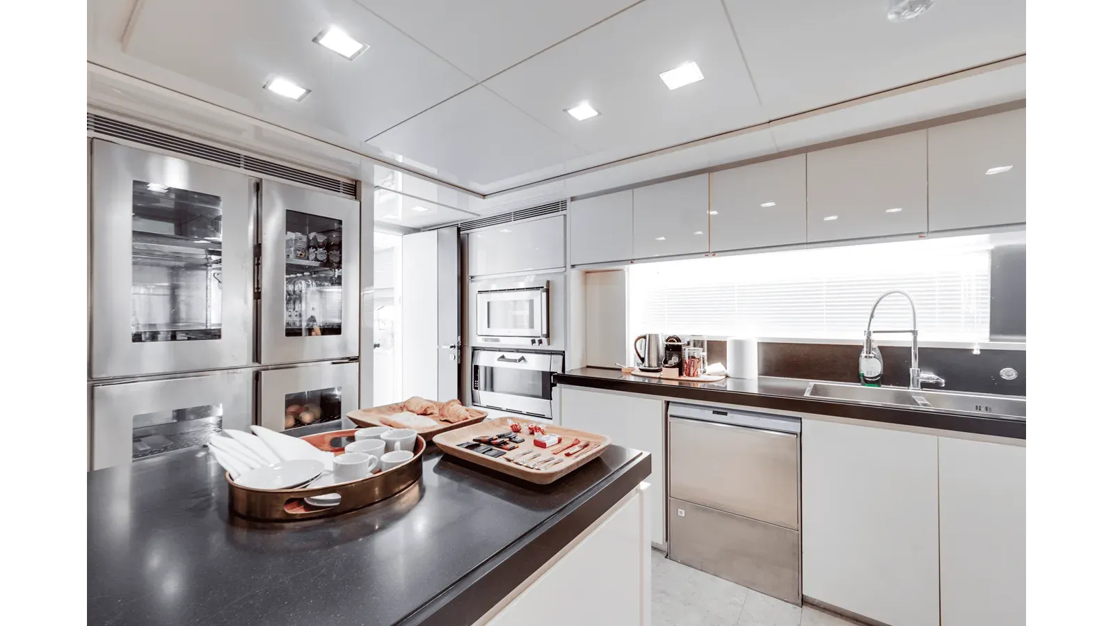best yacht sales deals SERENDIPITY 116