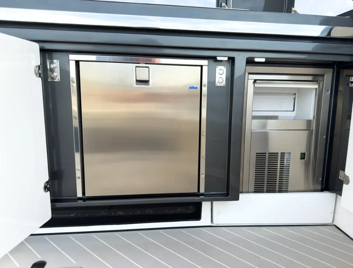 Nauti Pleasure - Azimut Yachts price