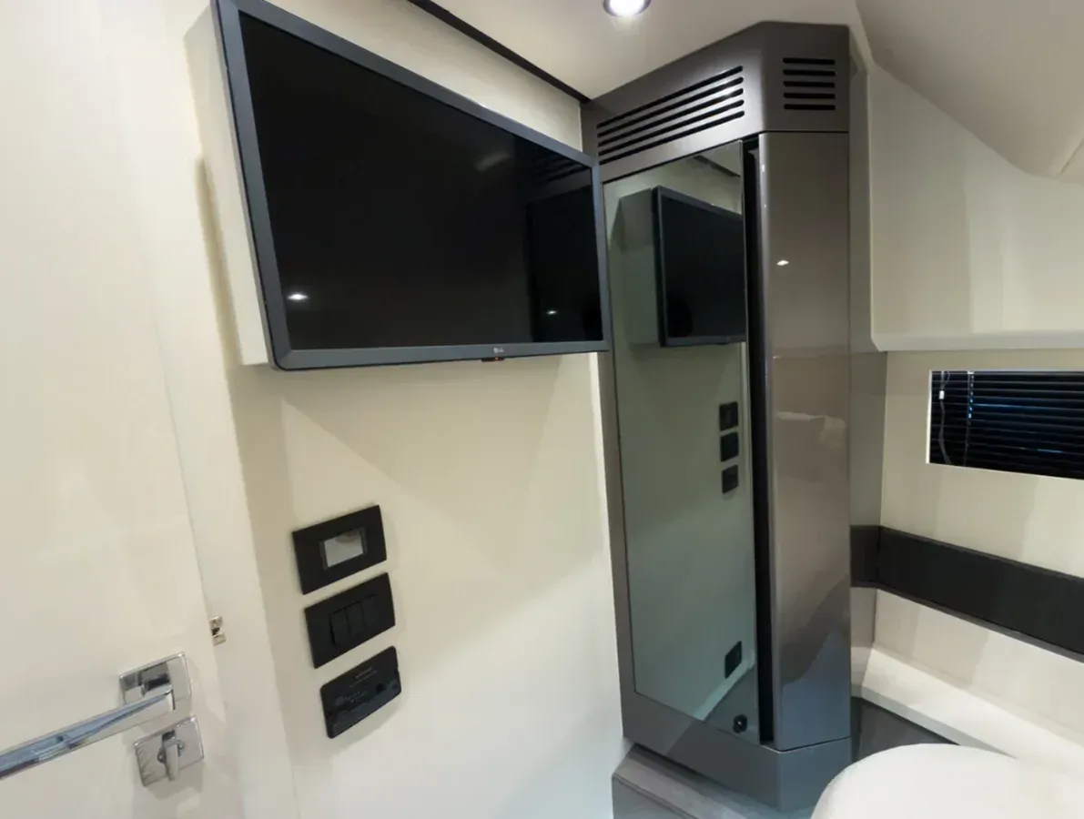 best yacht sales deals Nauti Pleasure - Azimut Yachts