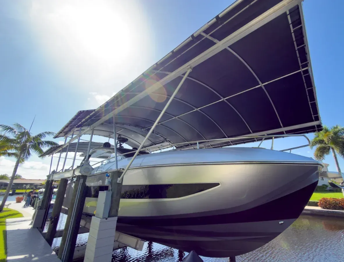Nauti Pleasure - Azimut Yachts