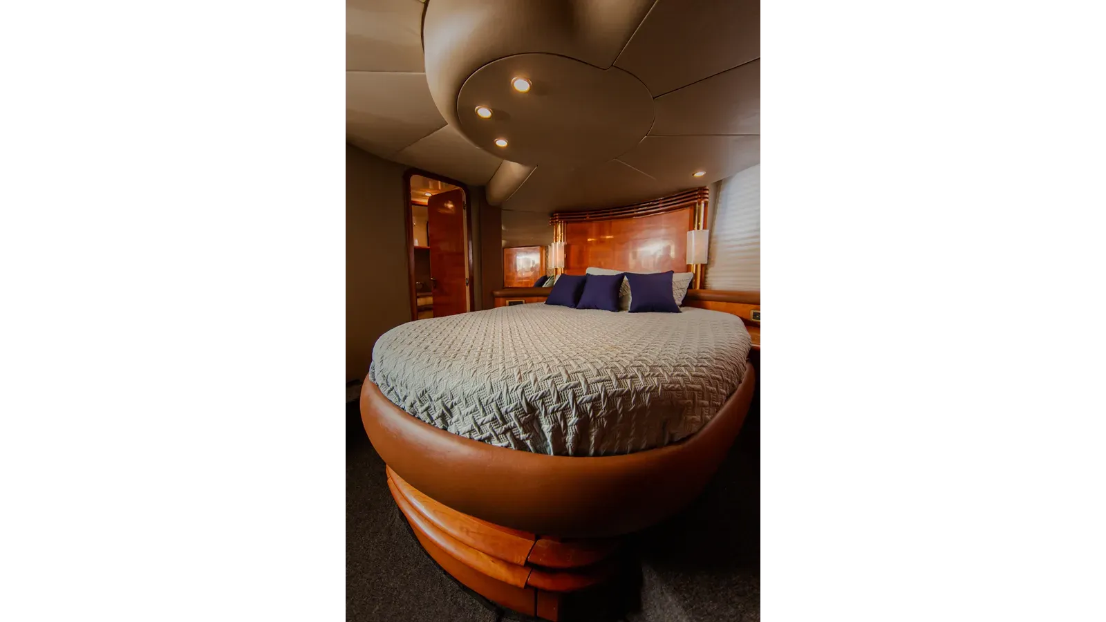 Купить яхту BELLE 55E в Shestakov Yacht Sales