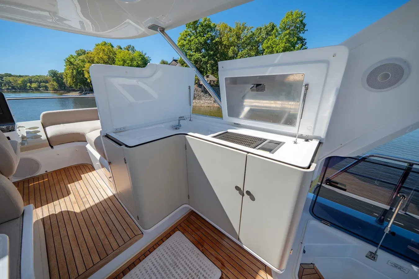 Nauti-Wolfe IV - Azimut Yachts yacht sale