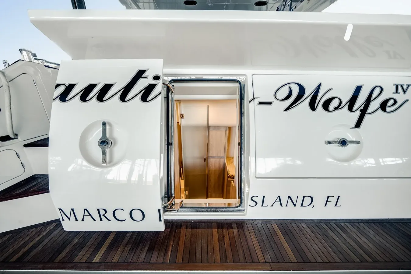 Buy a Nauti-Wolfe IV - Azimut Yachts at Shestakov Yacht Sales