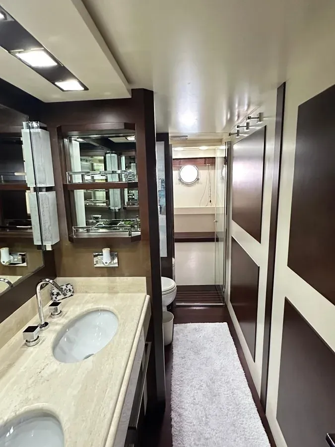 Buy a yacht 75ft Azimut 2010, Minimal Risk - Azimut Yachts