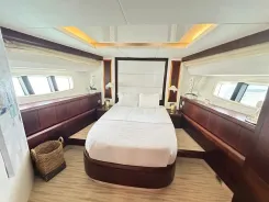 Buy a 75ft Azimut 2010, Minimal Risk - Azimut Yachts at Shestakov Yacht Sales