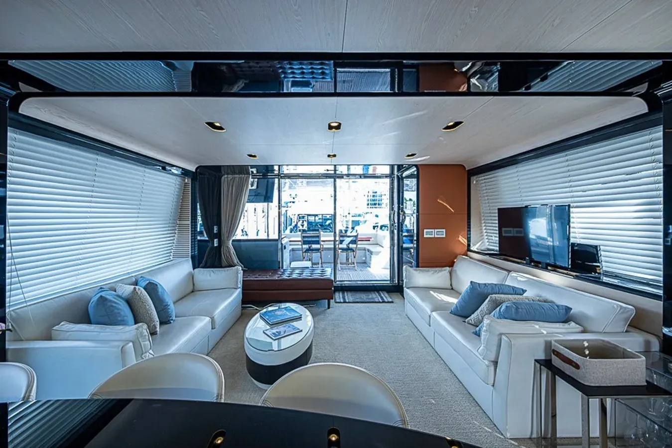 Buy a yacht LUCKY 7 - Azimut Yachts