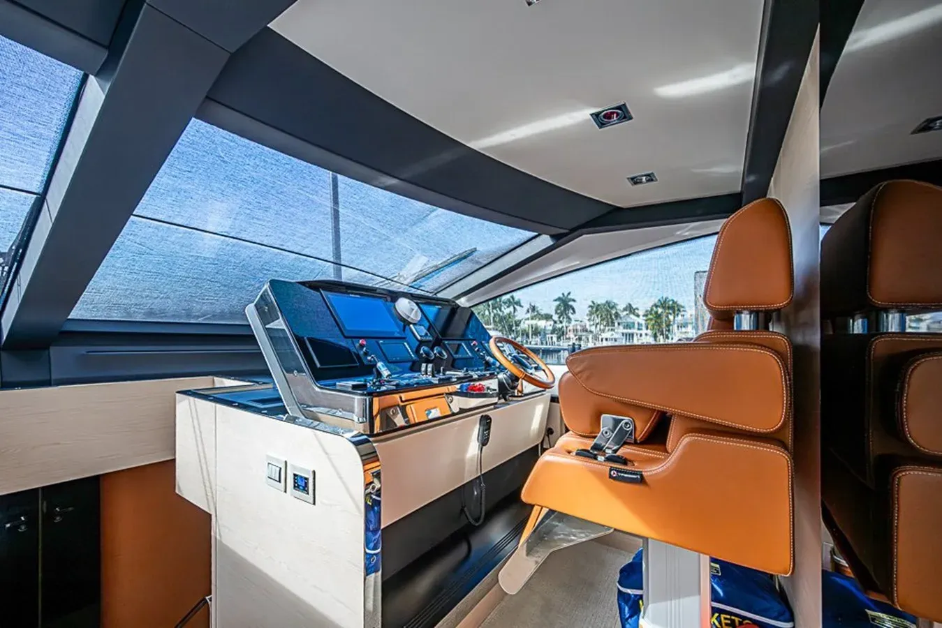 Buy a LUCKY 7 - Azimut Yachts at Shestakov Yacht Sales