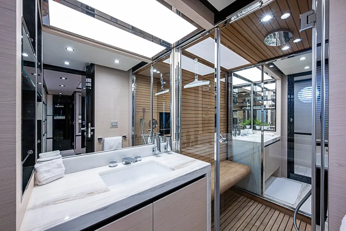 best yacht sales deals LUCKY 7 - Azimut Yachts
