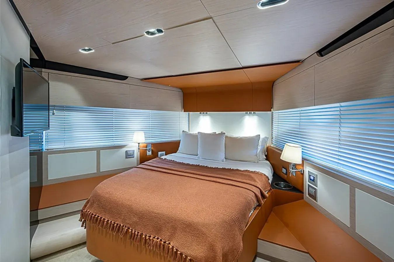 Buy a LUCKY 7 80 at Shestakov Yacht Sales