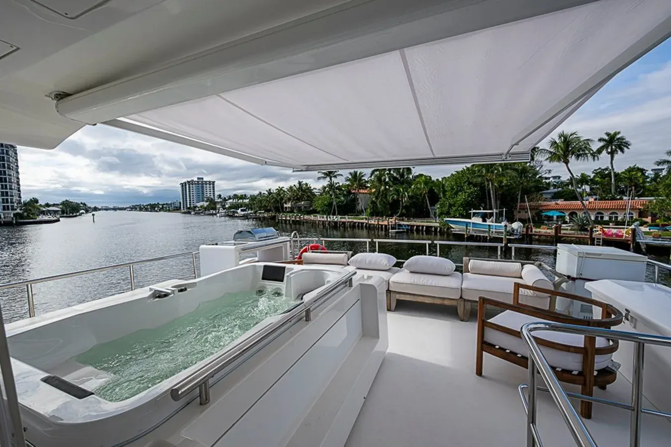 best yacht sales deals LUCKY 7 - Azimut Yachts