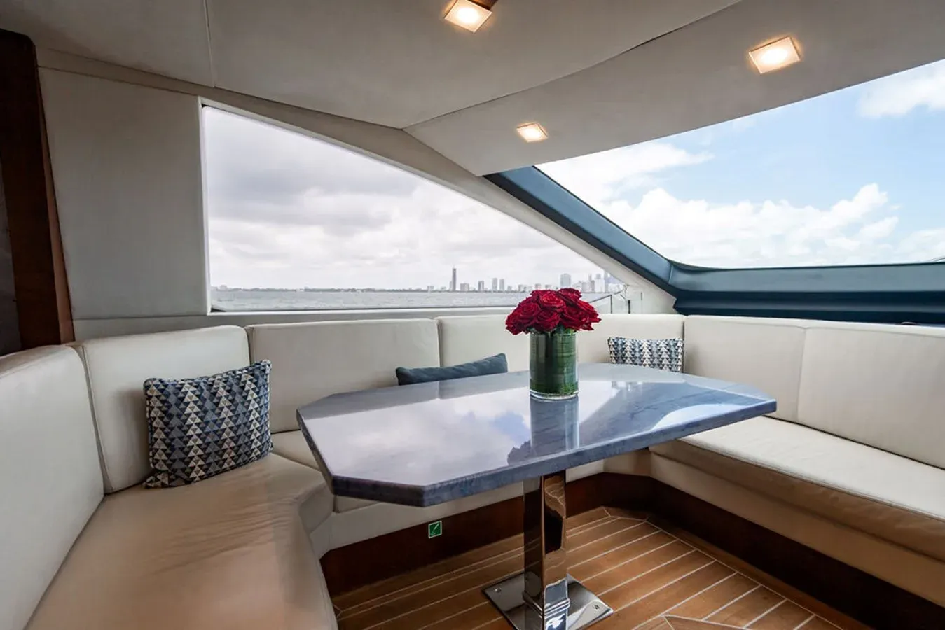 Buy a yacht BEAUTIFUL M Flybridge