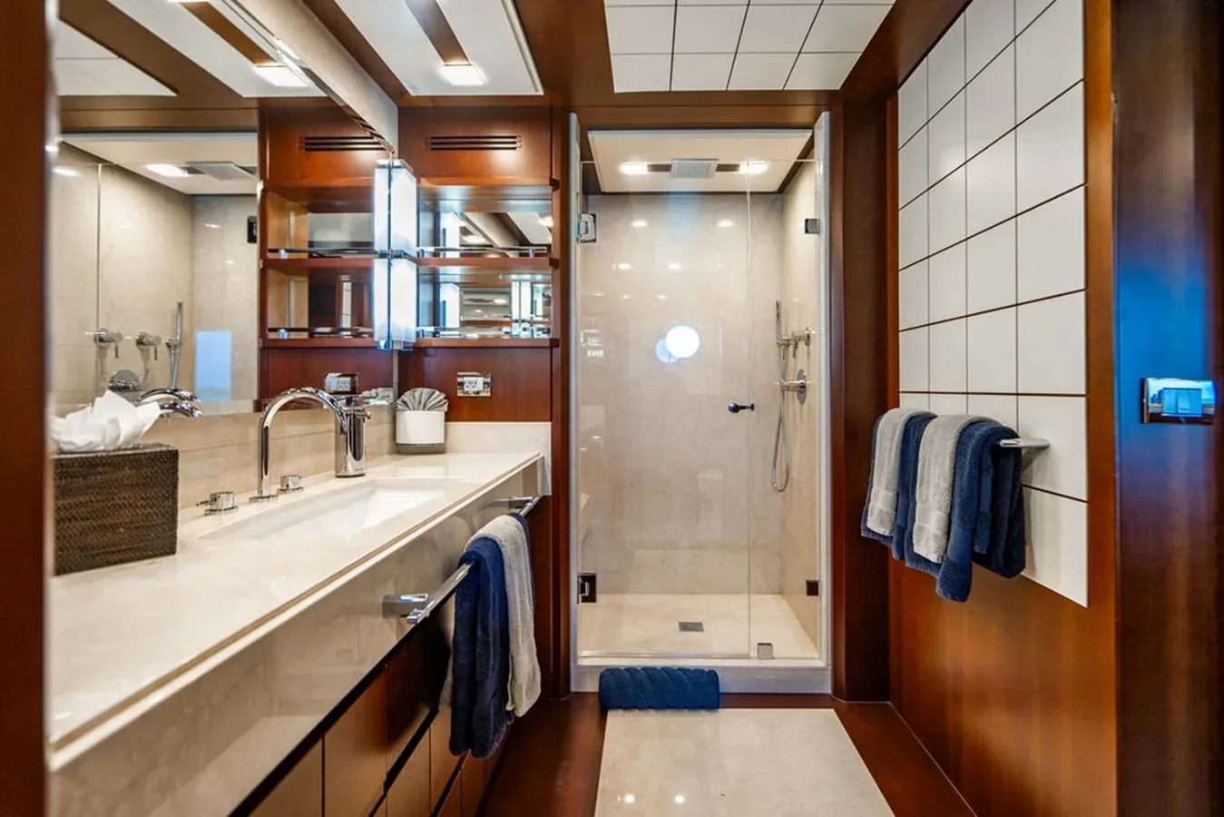 the best price on BEAUTIFUL M 2008