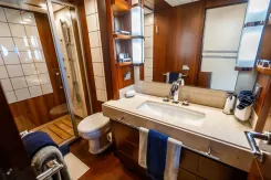 Buy a BEAUTIFUL M Flybridge at Shestakov Yacht Sales