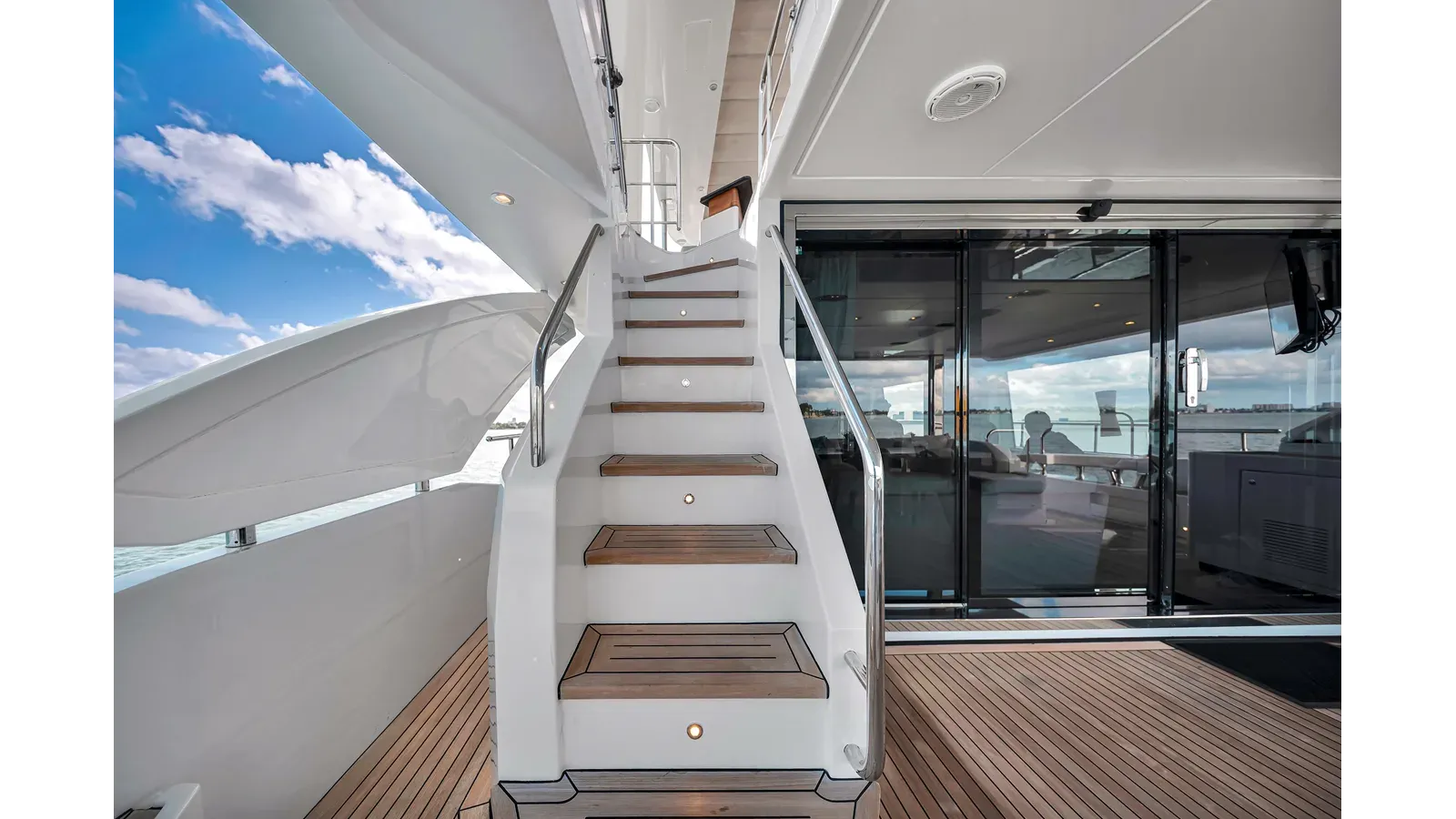 Buy a yacht CLOUD 9 Grande 27 METRI