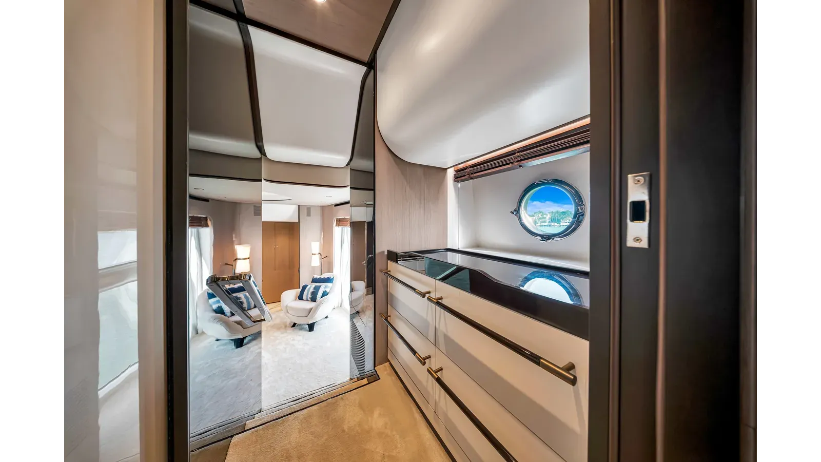 the best price on CLOUD 9 2019