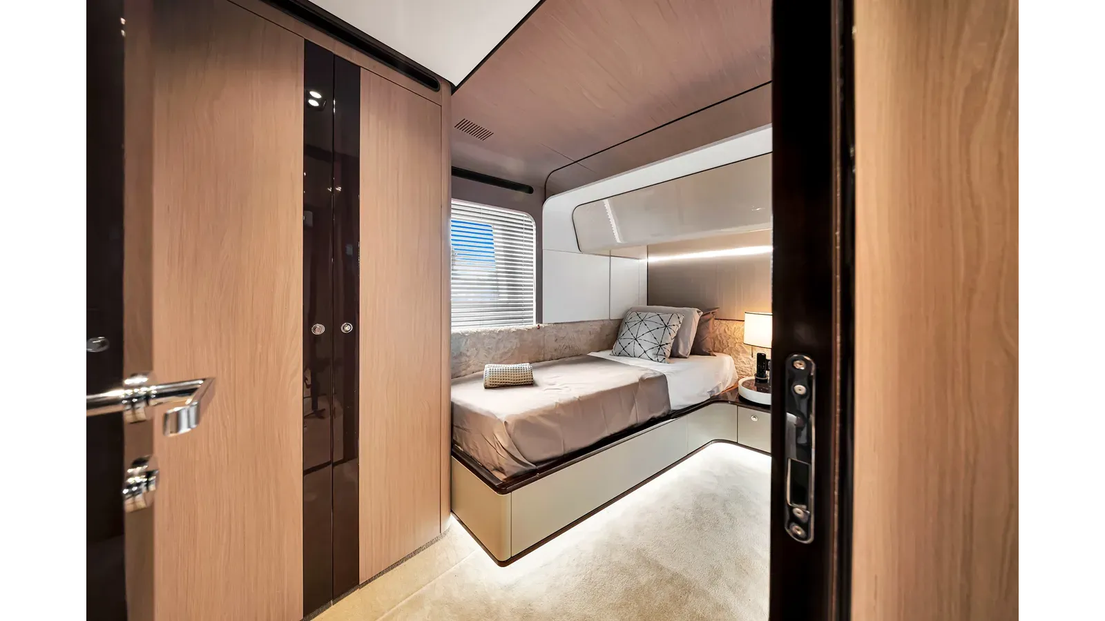 CLOUD 9 - Azimut Yachts price