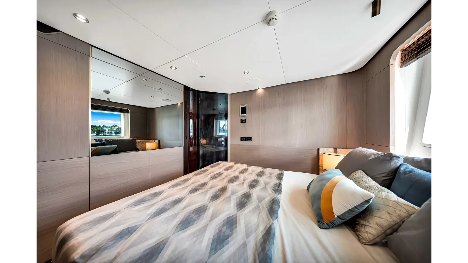 Buy a CLOUD 9 - Azimut Yachts at Shestakov Yacht Sales