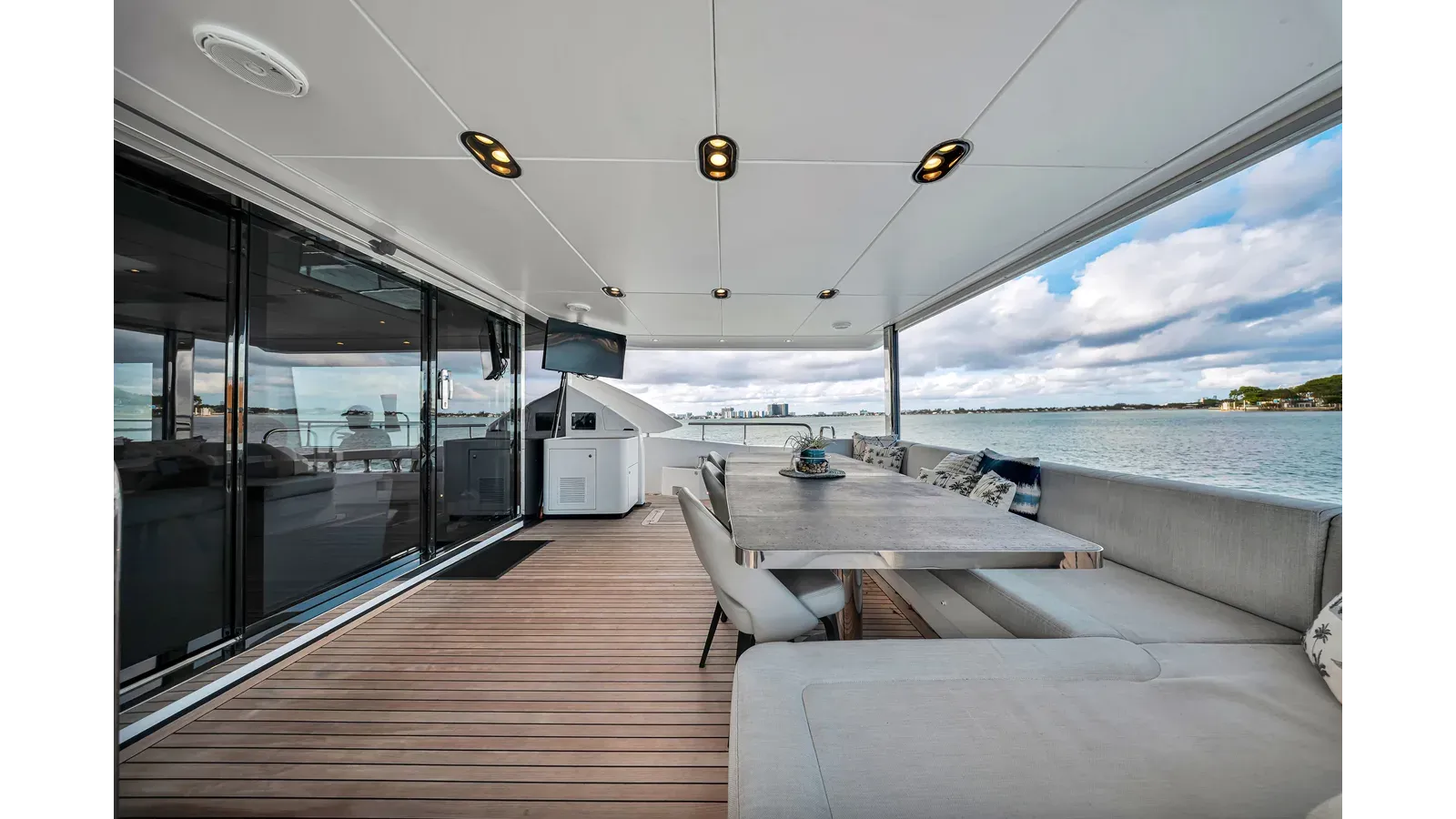 Buy a yacht CLOUD 9