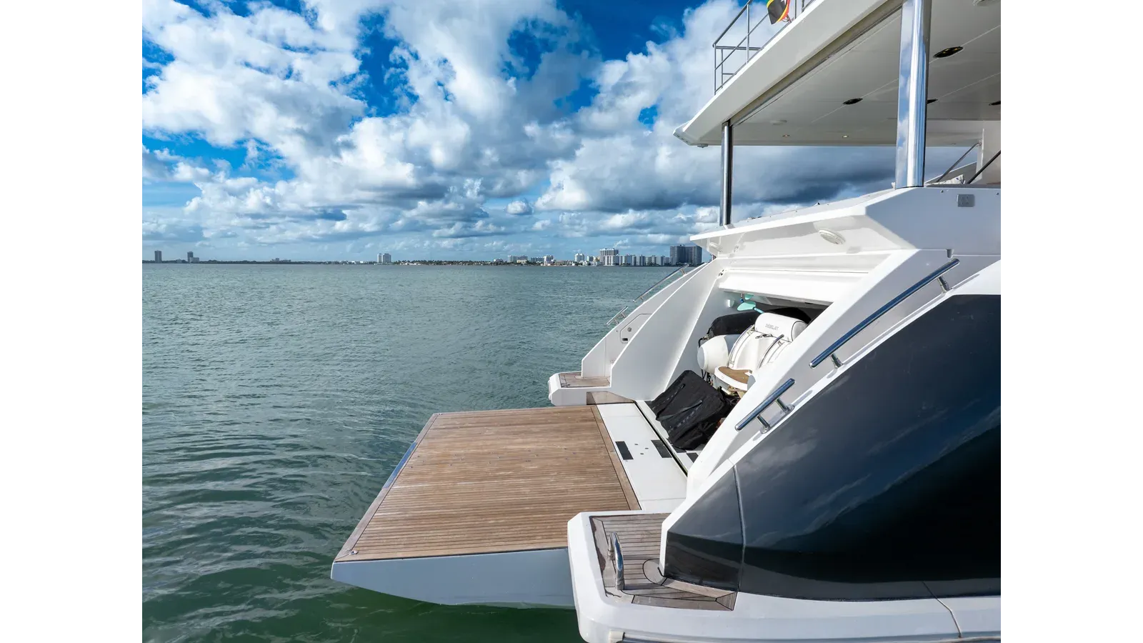 Buy a yacht CLOUD 9
