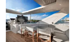 best yacht sales deals CLOUD 9 Grande 27 METRI